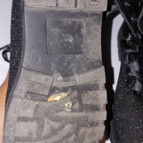 Boots - Picture 5 of 8